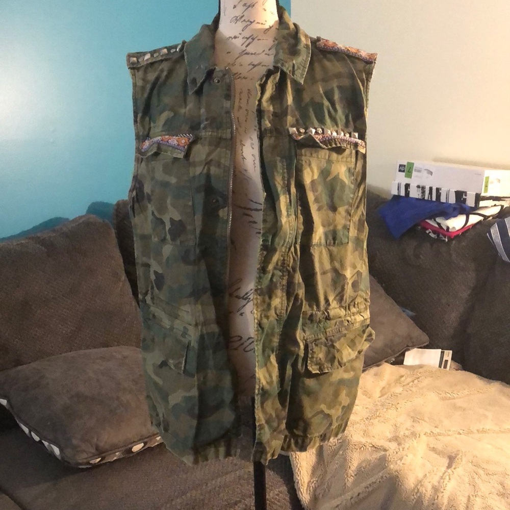 💄 Ecote Camo Vest, size Large